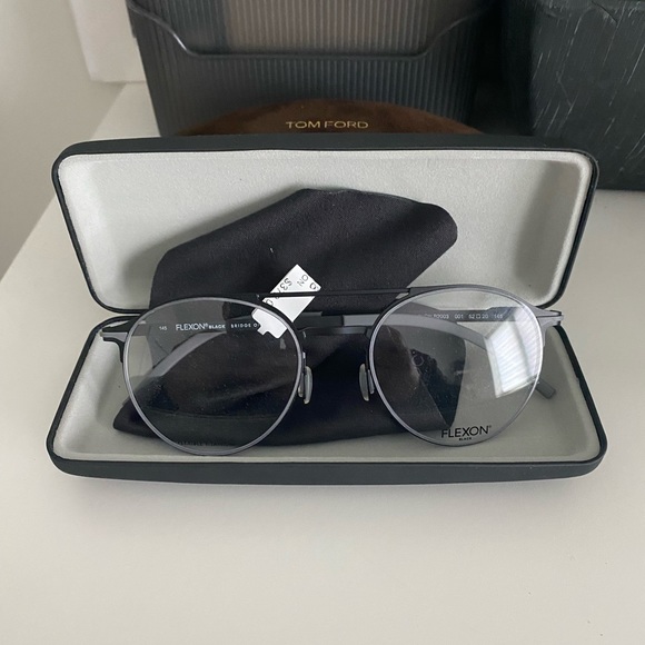 Brand new flex on glasses - Picture 3 of 3